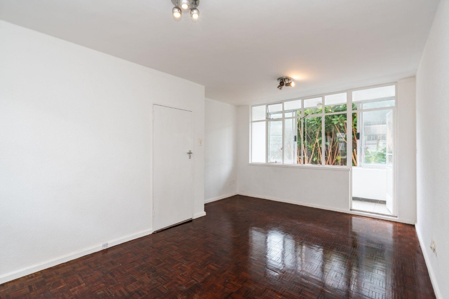 To Let 1 Bedroom Property for Rent in Green Point Western Cape